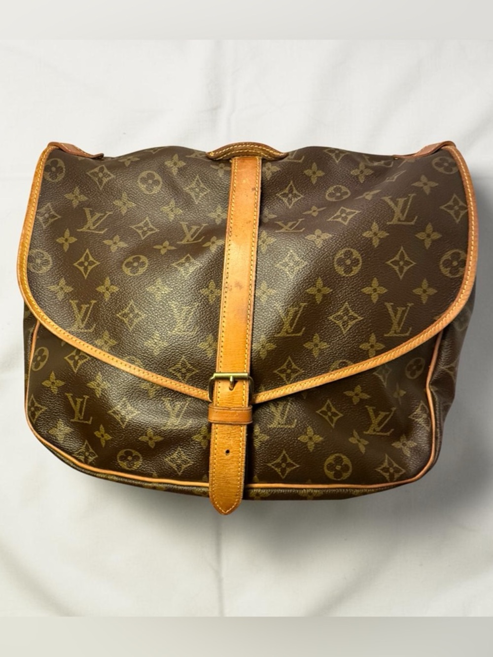 Louis Vuitton Saumur 35